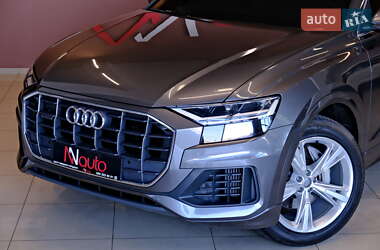Позашляховик / Кросовер Audi Q8 2019 в 