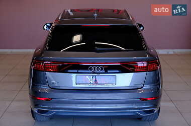 Позашляховик / Кросовер Audi Q8 2019 в 