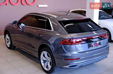 Позашляховик / Кросовер Audi Q8 2019 в 