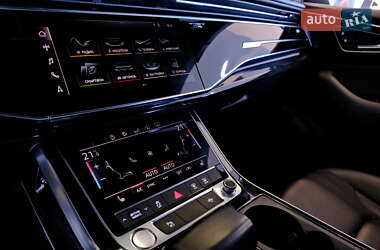 Позашляховик / Кросовер Audi Q8 2019 в 