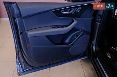 Позашляховик / Кросовер Audi Q8 2019 в 