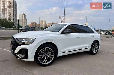 Внедорожник / Кроссовер Audi Q8 2023 в 