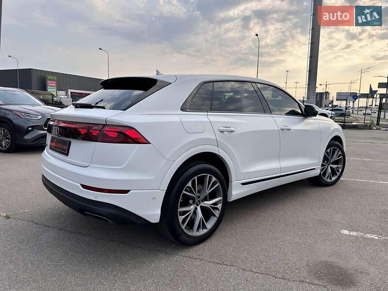 Позашляховик / Кросовер Audi Q8 2023 в Києві