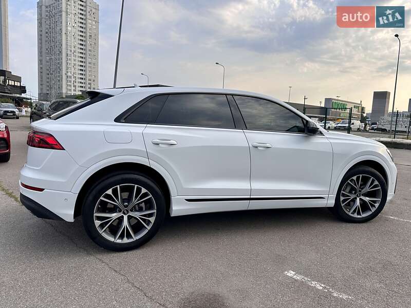 Позашляховик / Кросовер Audi Q8 2023 в Києві