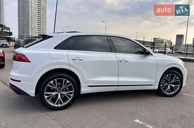 Внедорожник / Кроссовер Audi Q8 2023 в 