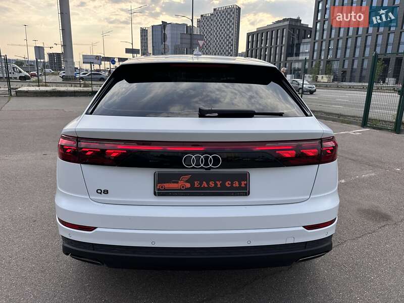 Позашляховик / Кросовер Audi Q8 2023 в Києві