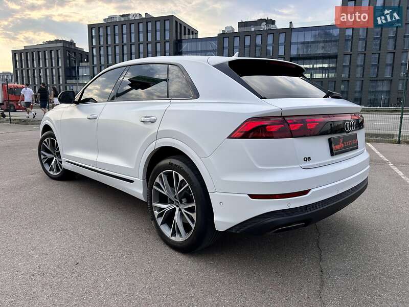Позашляховик / Кросовер Audi Q8 2023 в Києві