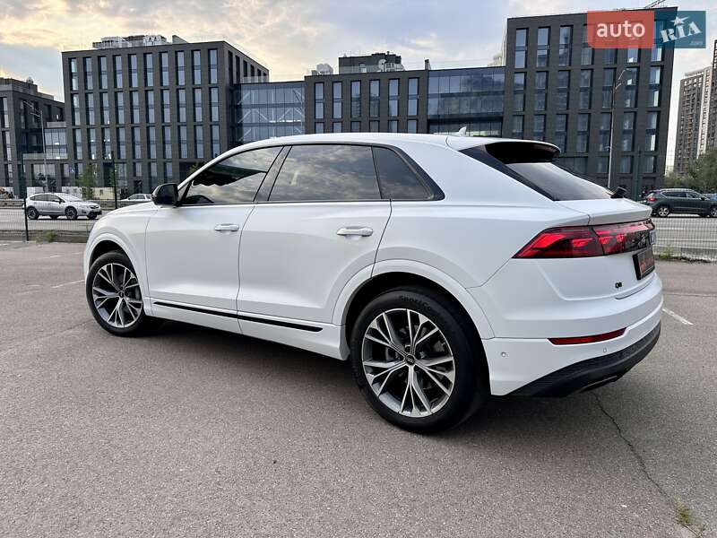 Позашляховик / Кросовер Audi Q8 2023 в Києві