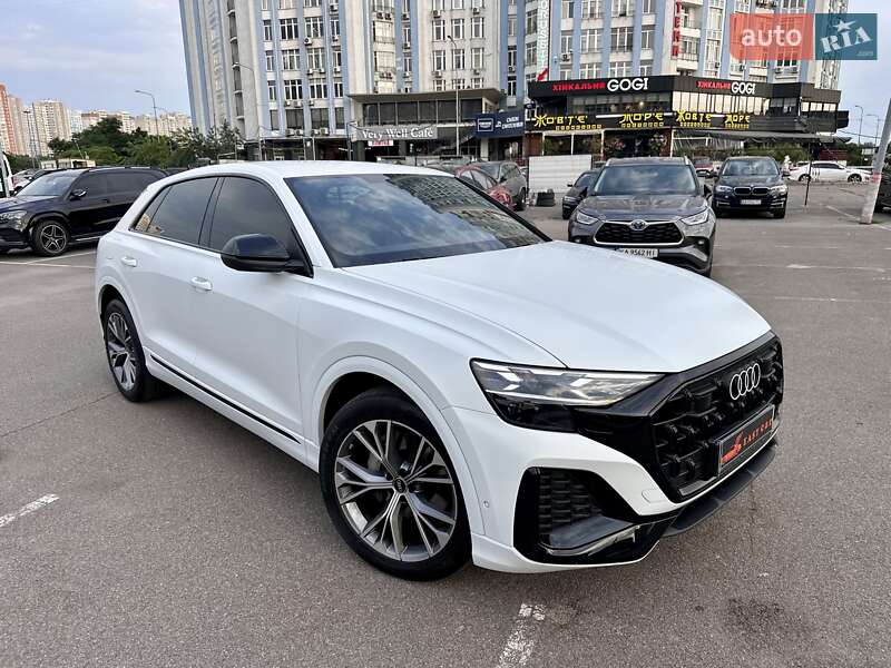 Позашляховик / Кросовер Audi Q8 2023 в Києві