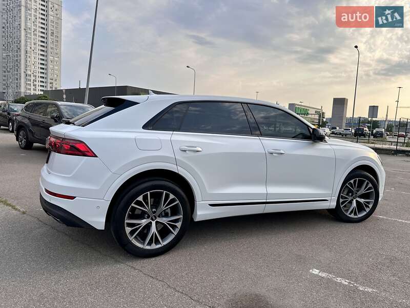 Позашляховик / Кросовер Audi Q8 2023 в Києві