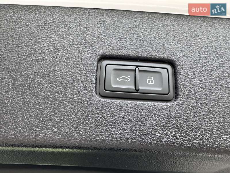 Позашляховик / Кросовер Audi Q8 2023 в Києві