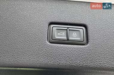 Внедорожник / Кроссовер Audi Q8 2023 в 