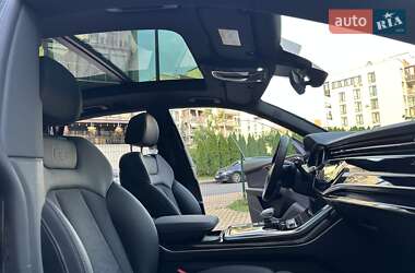Внедорожник / Кроссовер Audi Q8 2024 в 