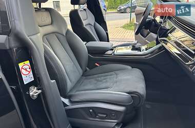 Внедорожник / Кроссовер Audi Q8 2024 в 
