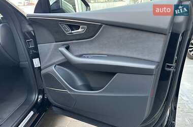 Внедорожник / Кроссовер Audi Q8 2024 в 