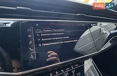 Внедорожник / Кроссовер Audi Q8 2024 в 