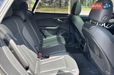 Внедорожник / Кроссовер Audi Q8 2023 в 