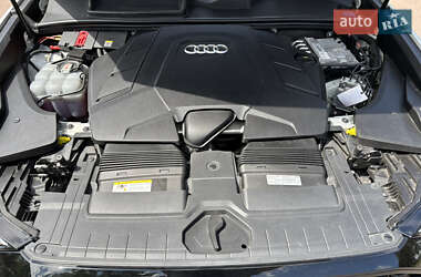Внедорожник / Кроссовер Audi Q8 2023 в 