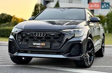 Позашляховик / Кросовер Audi Q8 2025 в 