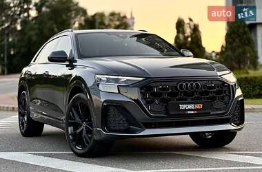 Позашляховик / Кросовер Audi Q8 2025 в 