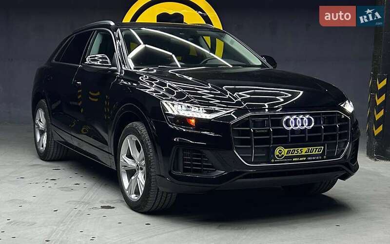 Внедорожник / Кроссовер Audi Q8 2023 в 