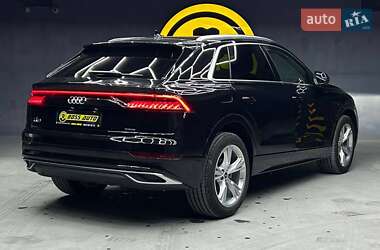Внедорожник / Кроссовер Audi Q8 2023 в 