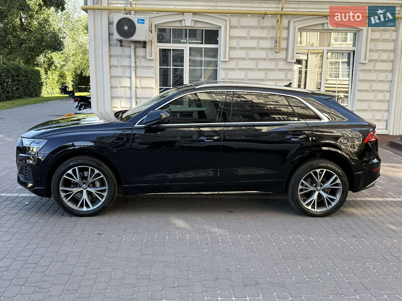 Позашляховик / Кросовер Audi Q8 2018 в Києві