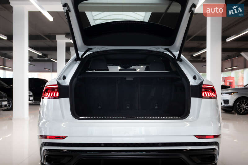 Внедорожник / Кроссовер Audi Q8 2022 в Хмельницком