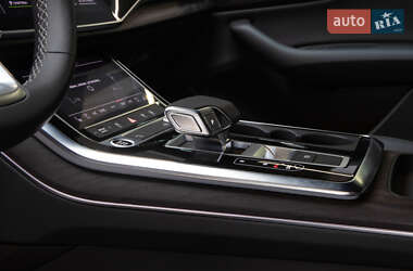 Внедорожник / Кроссовер Audi Q8 2022 в 
