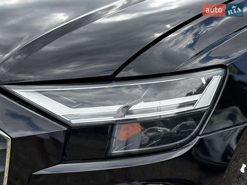 Позашляховик / Кросовер Audi Q8 2019 в Стрию