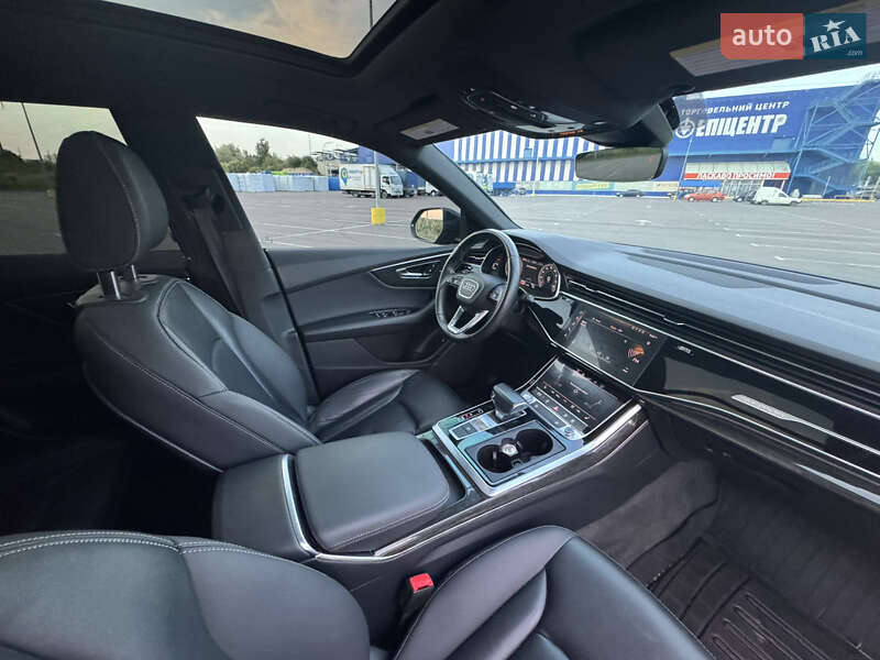 Позашляховик / Кросовер Audi Q8 2018 в Рівному