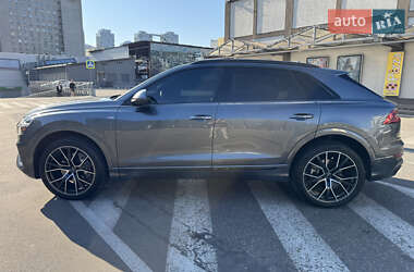 Позашляховик / Кросовер Audi Q8 2020 в 