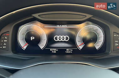 Позашляховик / Кросовер Audi Q8 2020 в 