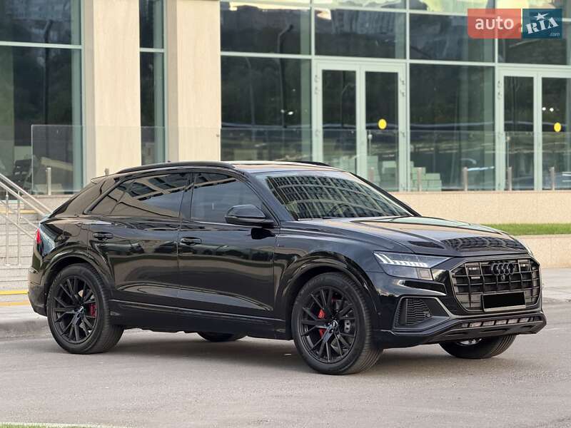 Позашляховик / Кросовер Audi Q8 2018 в Дніпрі