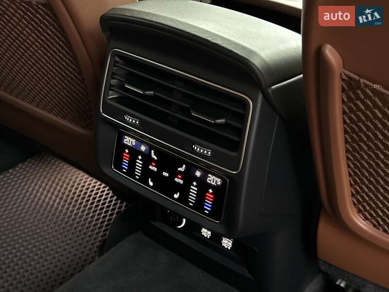 Позашляховик / Кросовер Audi Q8 2018 в Дніпрі