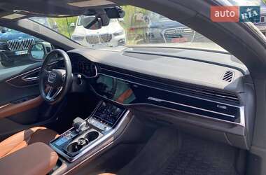 Внедорожник / Кроссовер Audi Q8 2021 в 