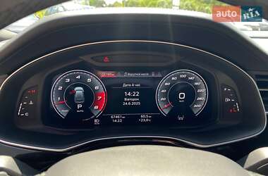Внедорожник / Кроссовер Audi Q8 2021 в 