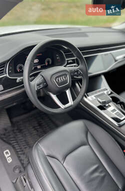 Внедорожник / Кроссовер Audi Q8 2023 в 