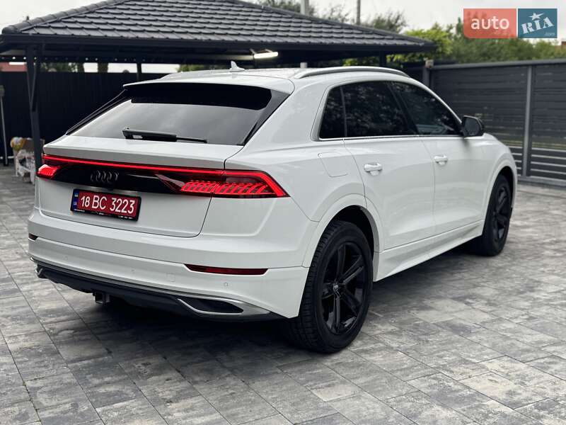 Позашляховик / Кросовер Audi Q8 2018 в Луцьку