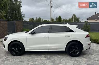 Позашляховик / Кросовер Audi Q8 2018 в 