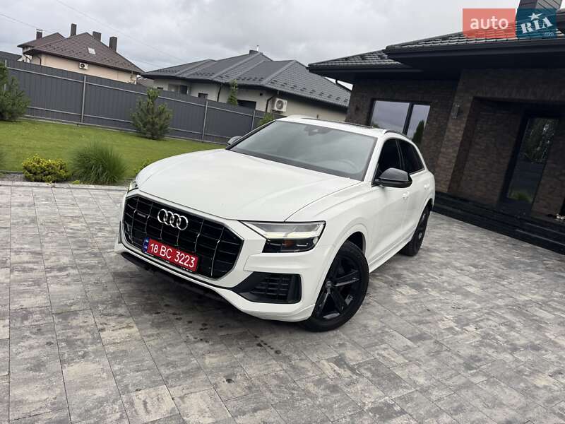 Позашляховик / Кросовер Audi Q8 2018 в Луцьку