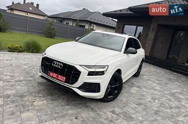 Позашляховик / Кросовер Audi Q8 2018 в 
