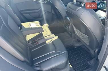 Позашляховик / Кросовер Audi Q8 2018 в 