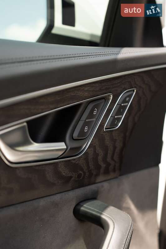 Внедорожник / Кроссовер Audi Q8 2021 в Хмельницком