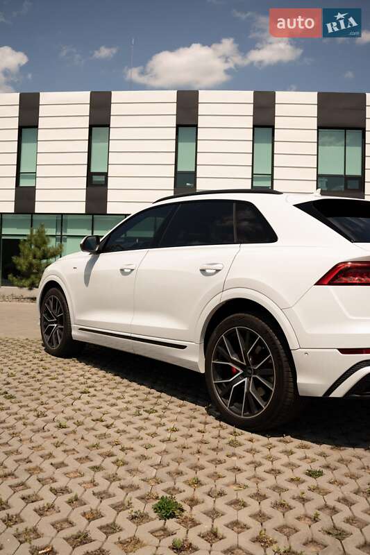 Внедорожник / Кроссовер Audi Q8 2021 в Хмельницком