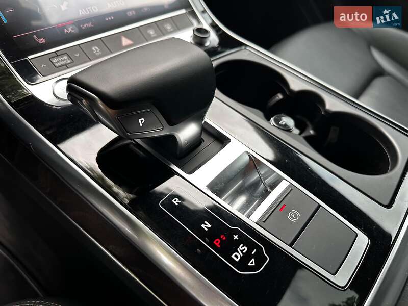 Внедорожник / Кроссовер Audi Q8 2019 в Киеве