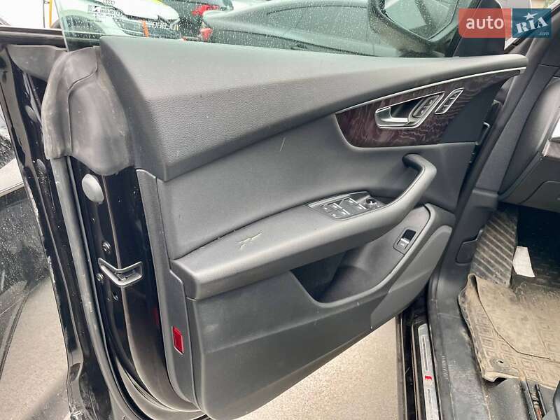 Позашляховик / Кросовер Audi Q8 2018 в Києві