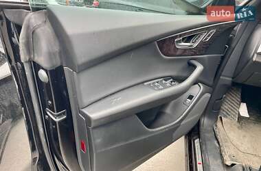 Внедорожник / Кроссовер Audi Q8 2018 в 