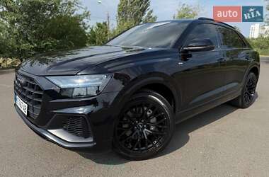 Внедорожник / Кроссовер Audi Q8 2018 в 