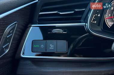 Внедорожник / Кроссовер Audi Q8 2018 в 